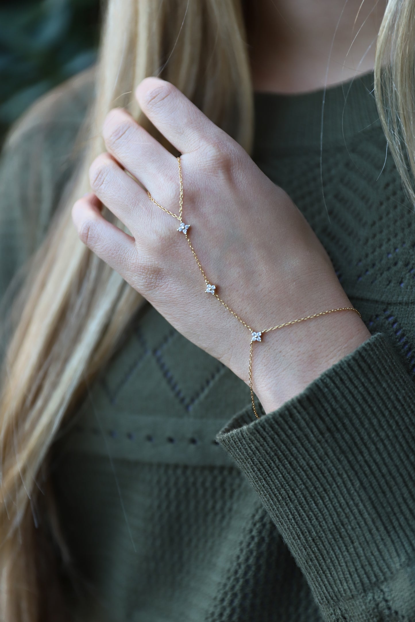 Flower Handchain